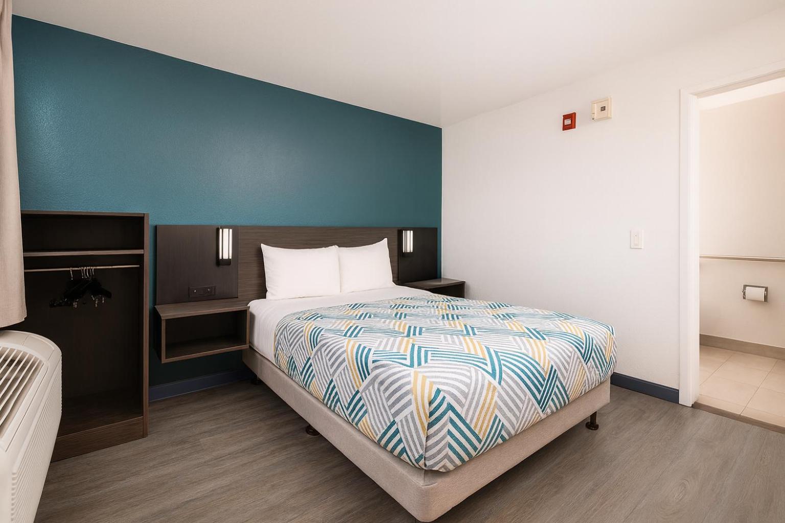Room, Quadruple, Accessible