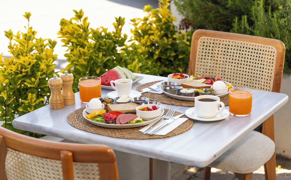 Meshk Airport Hotel 30/50