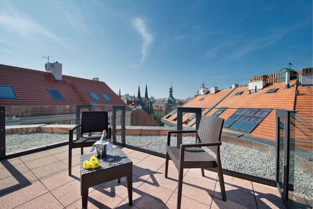 Ea Embassy Prague Hotel Formerly Euroagentur Art Embassy 42/45