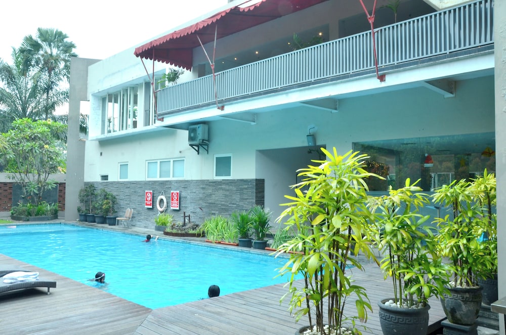 Grand Cakra Hotel 5/52