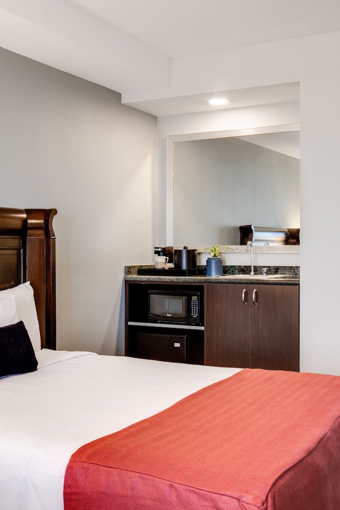 Ayres Suites Mission Viejo 14/49