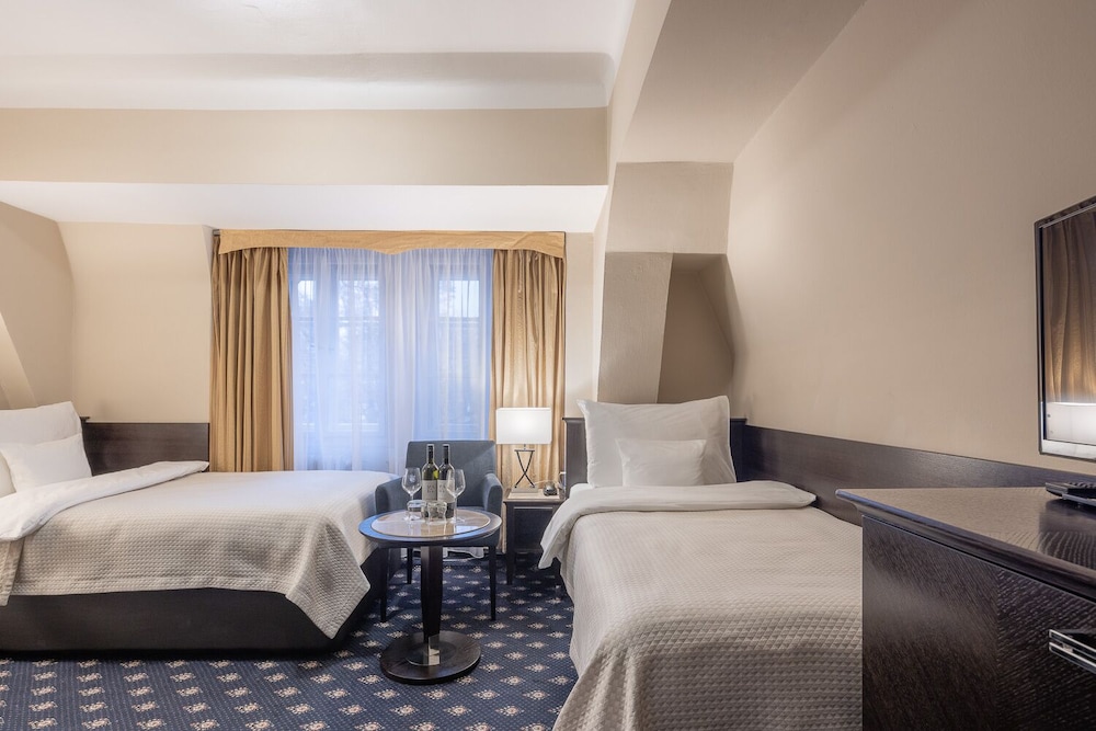 SUPERIOR, TWIN BEDS