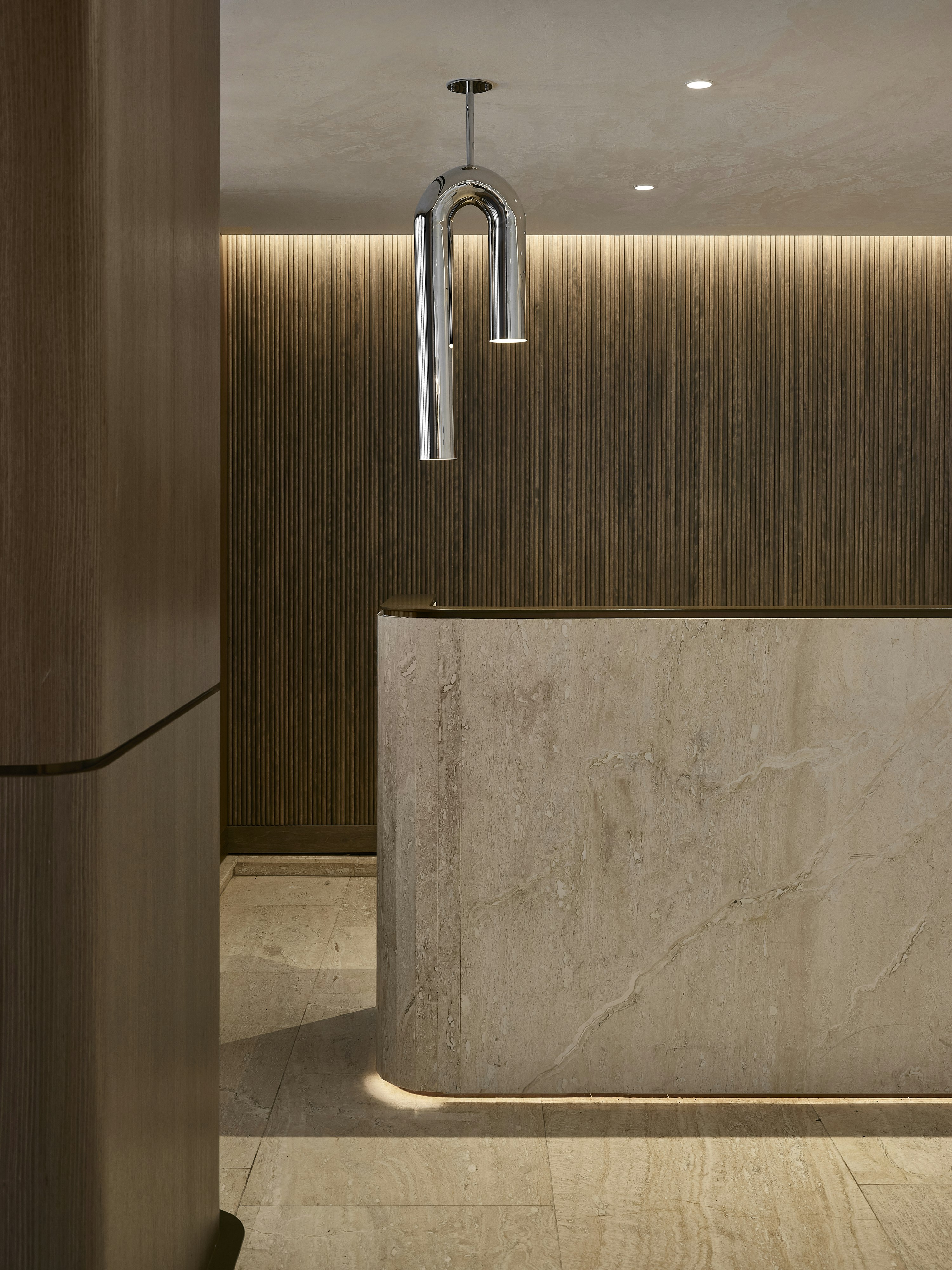 Vogue Hotel Montreal Downtown, Curio Collection by Hilton 11/50