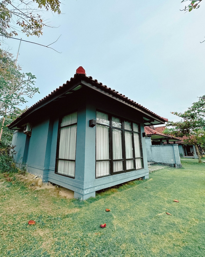 Lorin Beach Resort Belitung 5/50