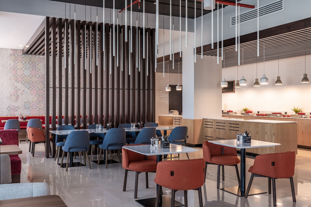 بارك إن باي راديسون جدة طريق المدينة(Park Inn By Radisson Jeddah Madinah Road) 44/65