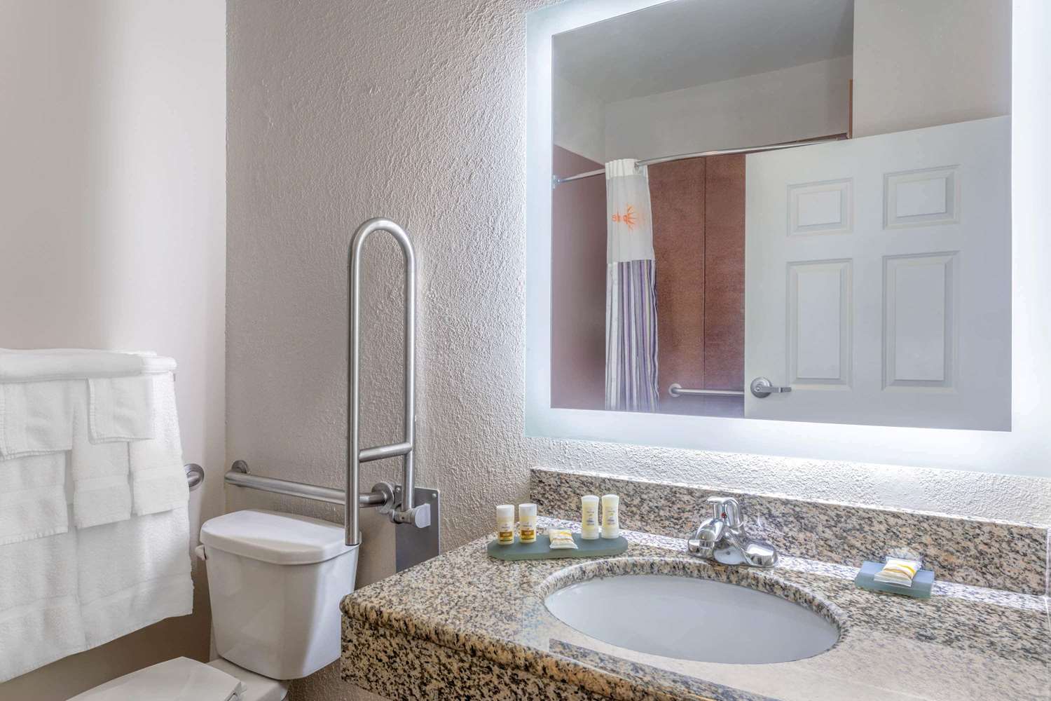 La Quinta Inn & Suites by Wyndham Ely 42/42