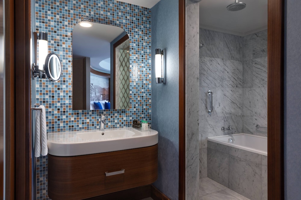 Renaissance Izmir Hotel 10/57