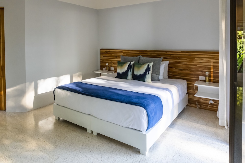Nya Hotel 12/50