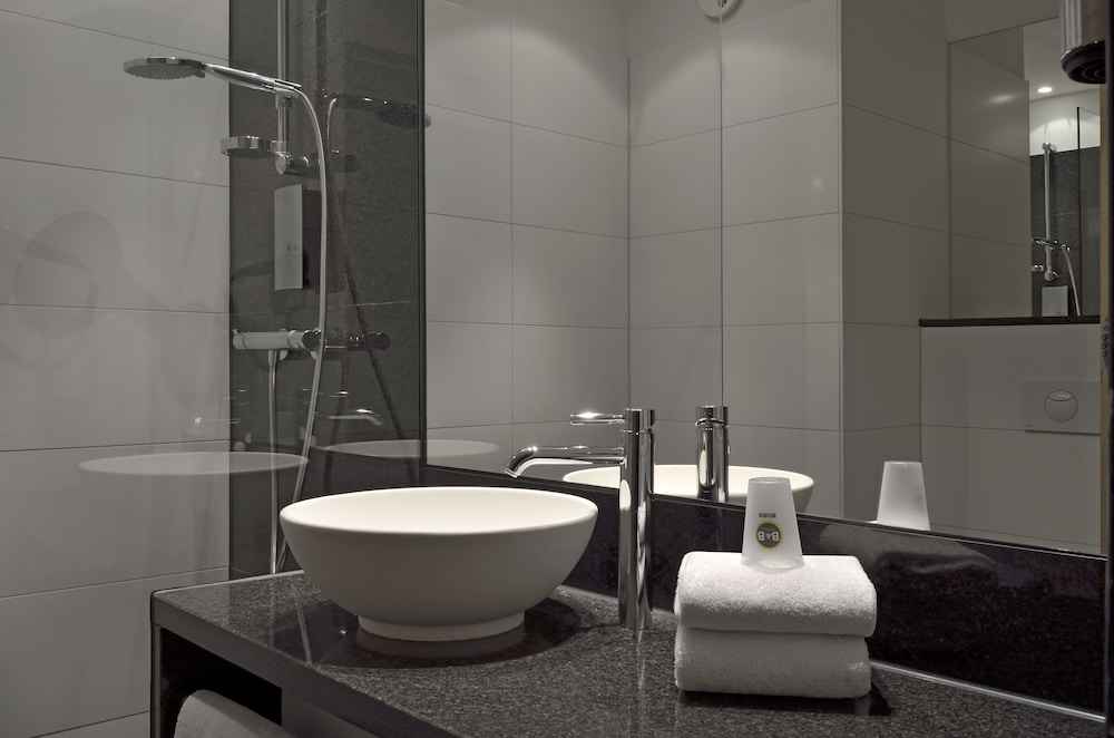 B&B Hotel Dusseldorf-City-Sued 11/49