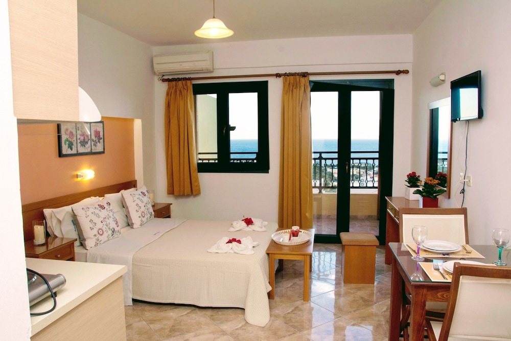 Hotel Ippolity Village 30/71