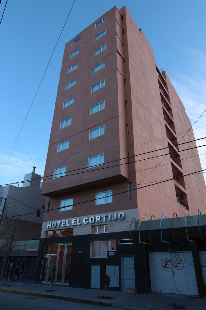 Hotel El Cortijo 2/32