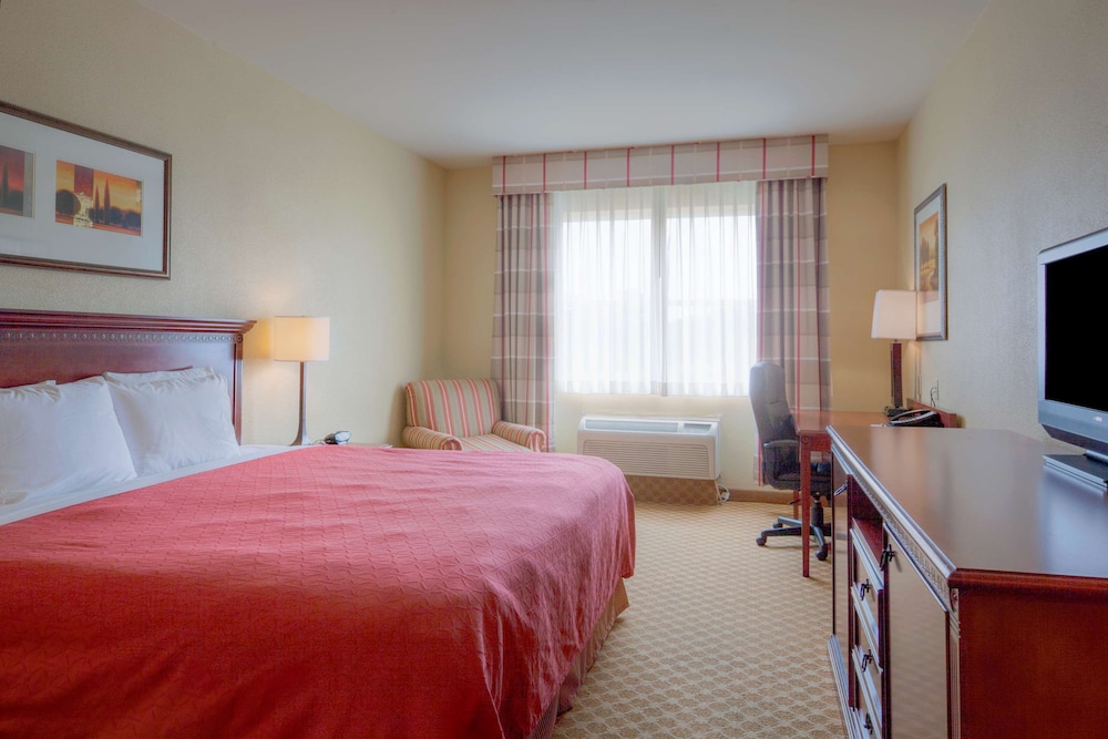 Country Inn & Suites By Radisson, Emporia, VA 7/37