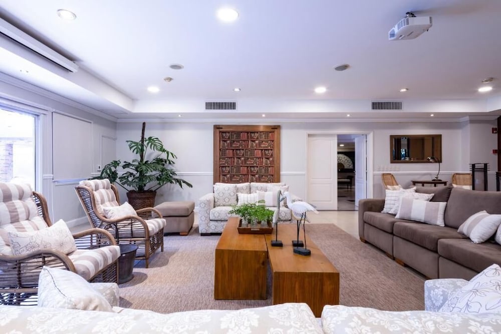 Hotel Villa Morra Suites 29/51