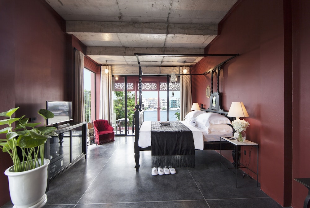 Amdaeng Bangkok Riverside Hotel 65/75