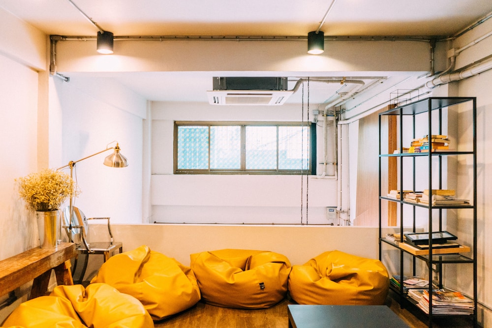 MONOMER HOSTEL BANGKOK 32/50