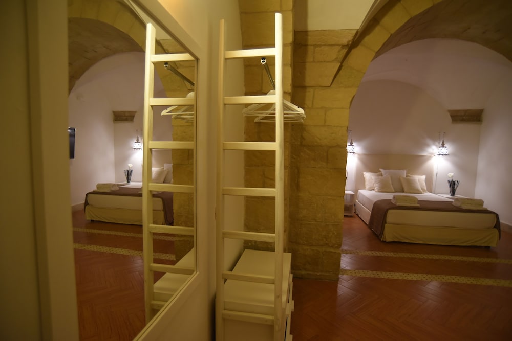 Cadelli Luxury Suite 22/48