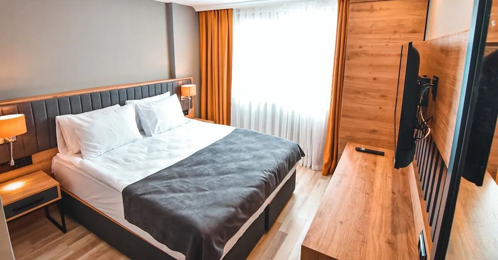 Camlica Hotel 8/42