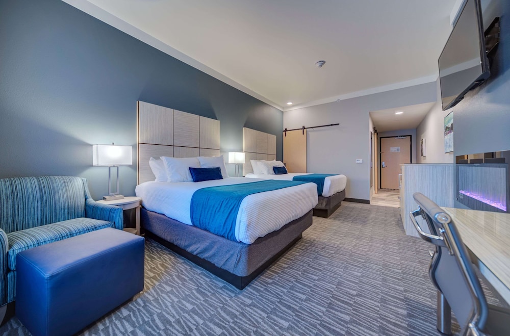 غرفة قياسية بسريرين كوين بإطلالة على الجبل، Hotel Peppertree Bend, BW Premier Collection 2/4