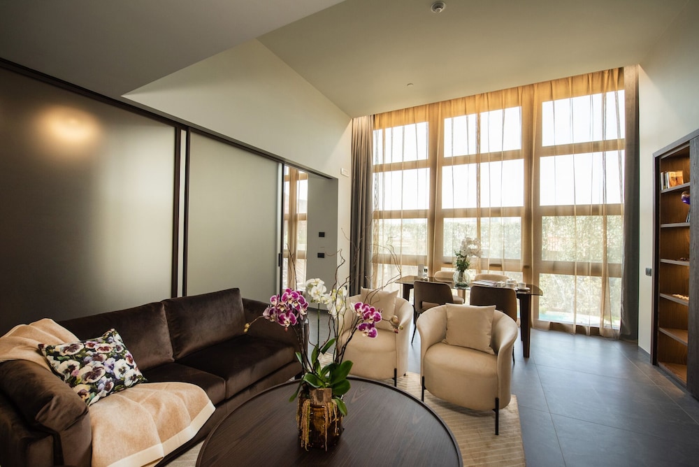 Gold Tower Lifestyle Hotel 39/60