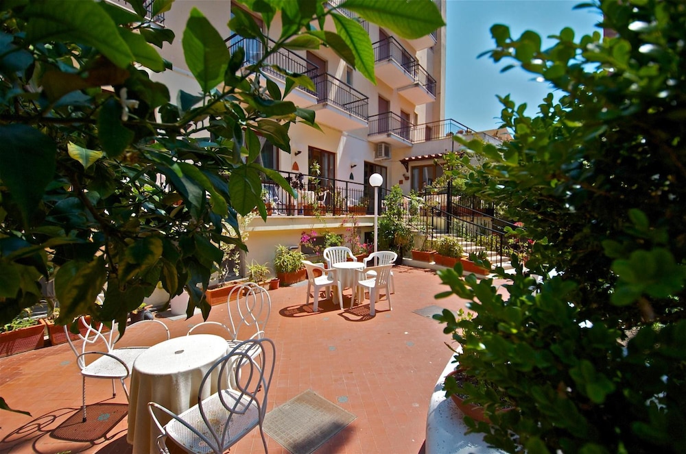 Hotel Conte 46/62
