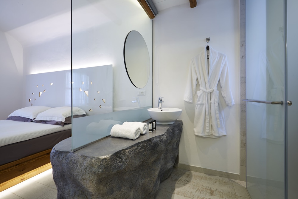 Vrahos Boutique Hotel 13/80