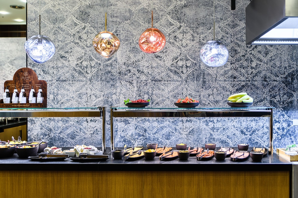 Courtyard By Marriott Warsaw Airport 26/62