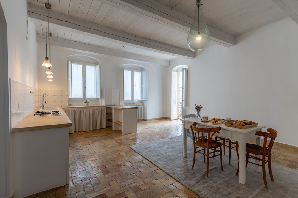 Palazzo del Duca Hotel & Restaurant 84/102