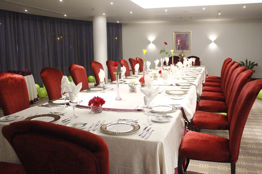فندق قرية الريم(Al Reem Village Hotel) 41/51