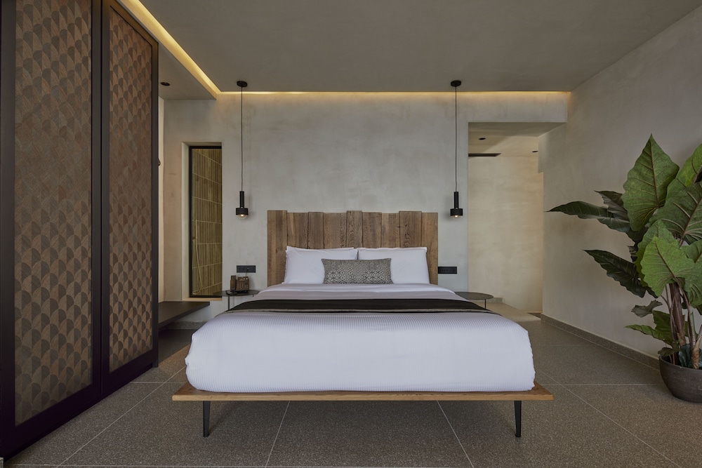 MASTER, SUITE, CALDERA VIEW, HOT TUB