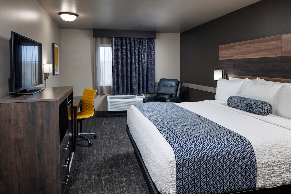 Hotel J Green Bay Formerly Airport Settle Inn 12/72