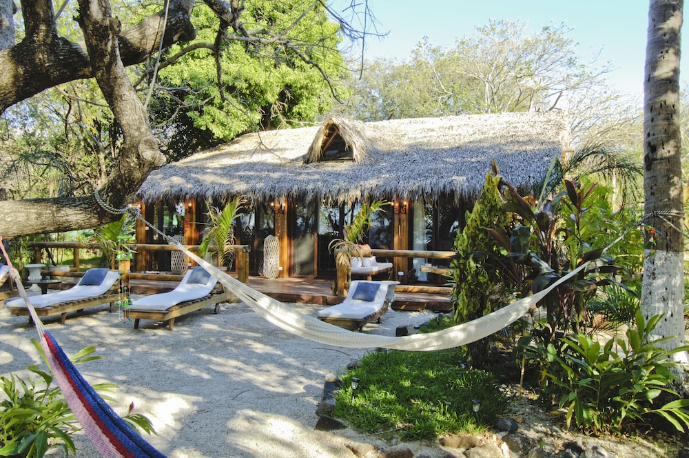 Ocho Artisan Bungalows 69/80