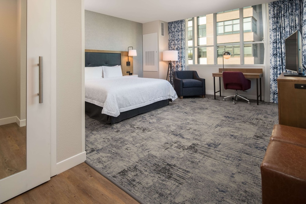 Hampton Inn and Suites by Hilton Portland-Pearl District 16/48
