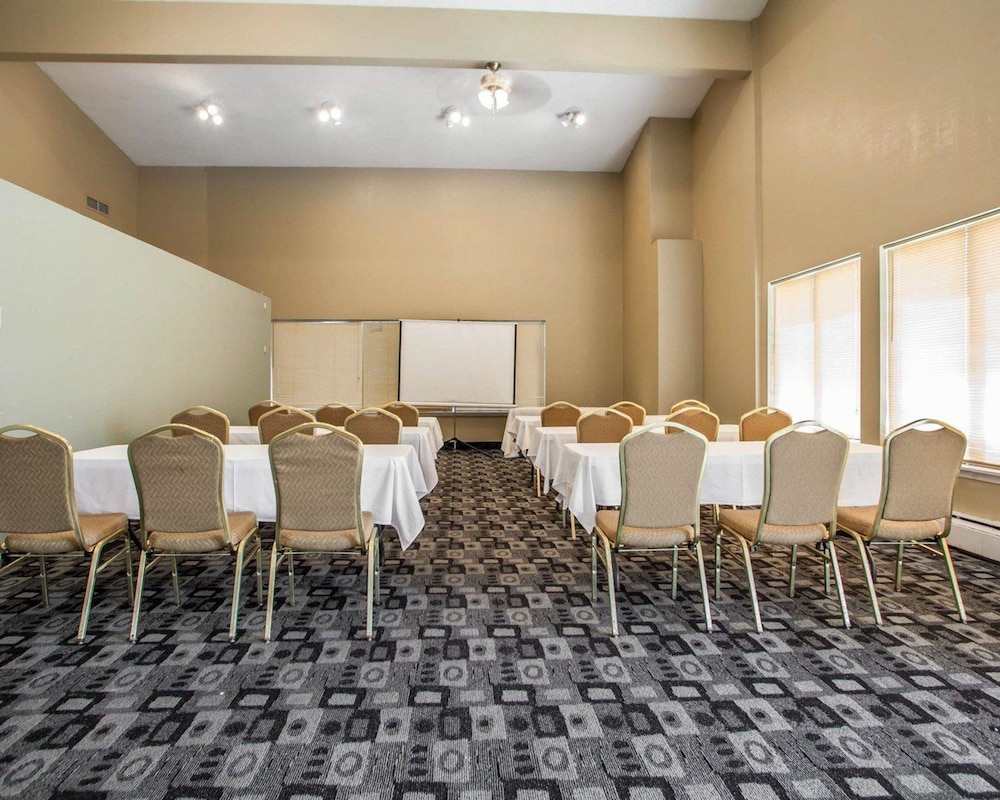Rodeway Inn Suites 25/30