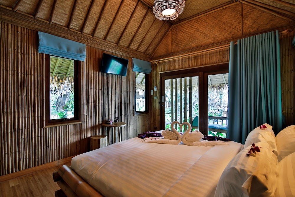 PhiPhi CoCo Beach Resort 10/50