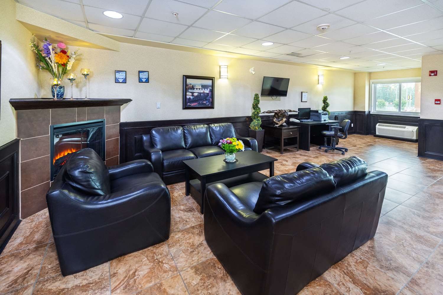 Comfort Inn And Suites Edson Yellowhead Highway 10/20