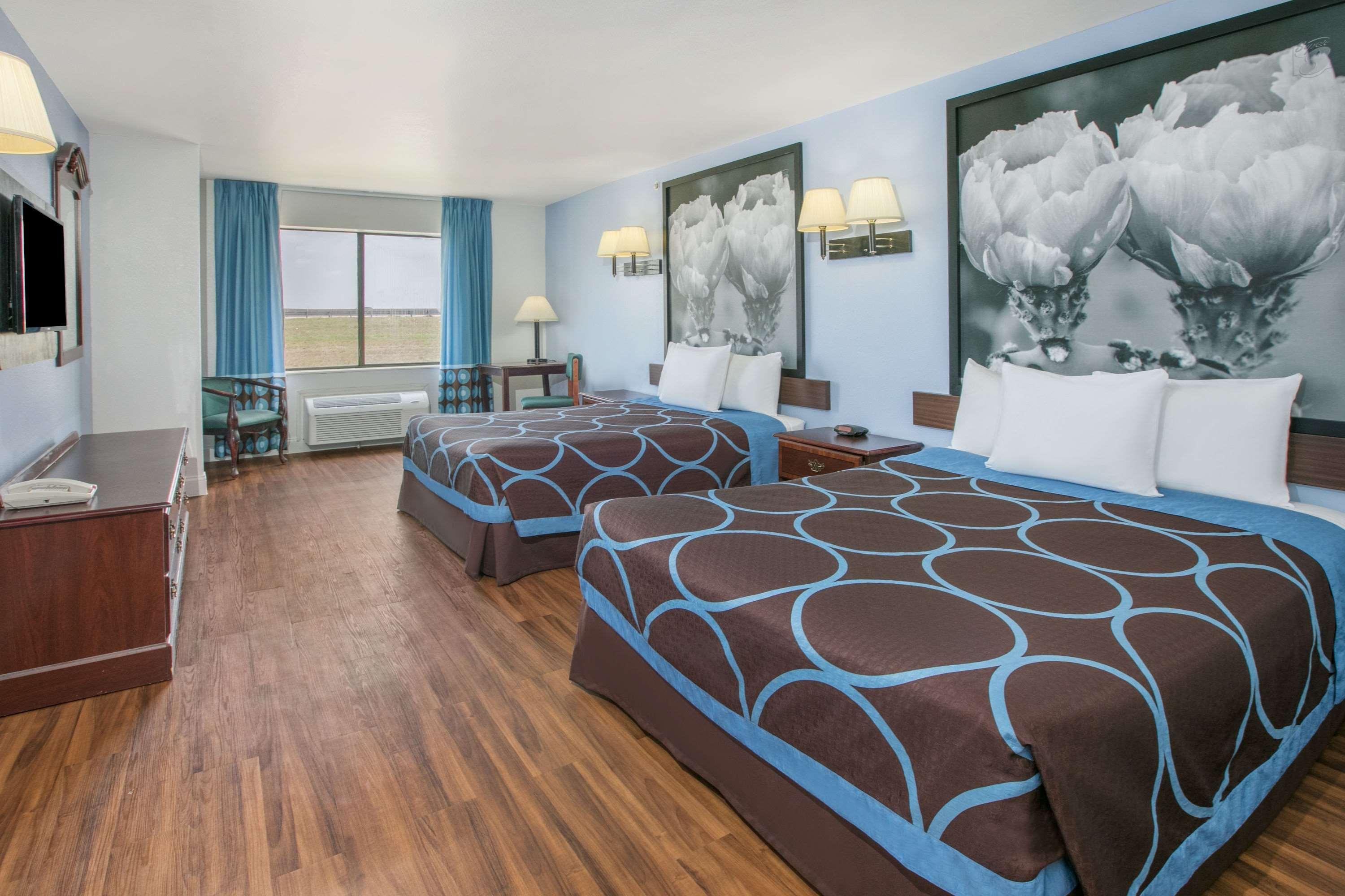 Room, 2 Queen Beds