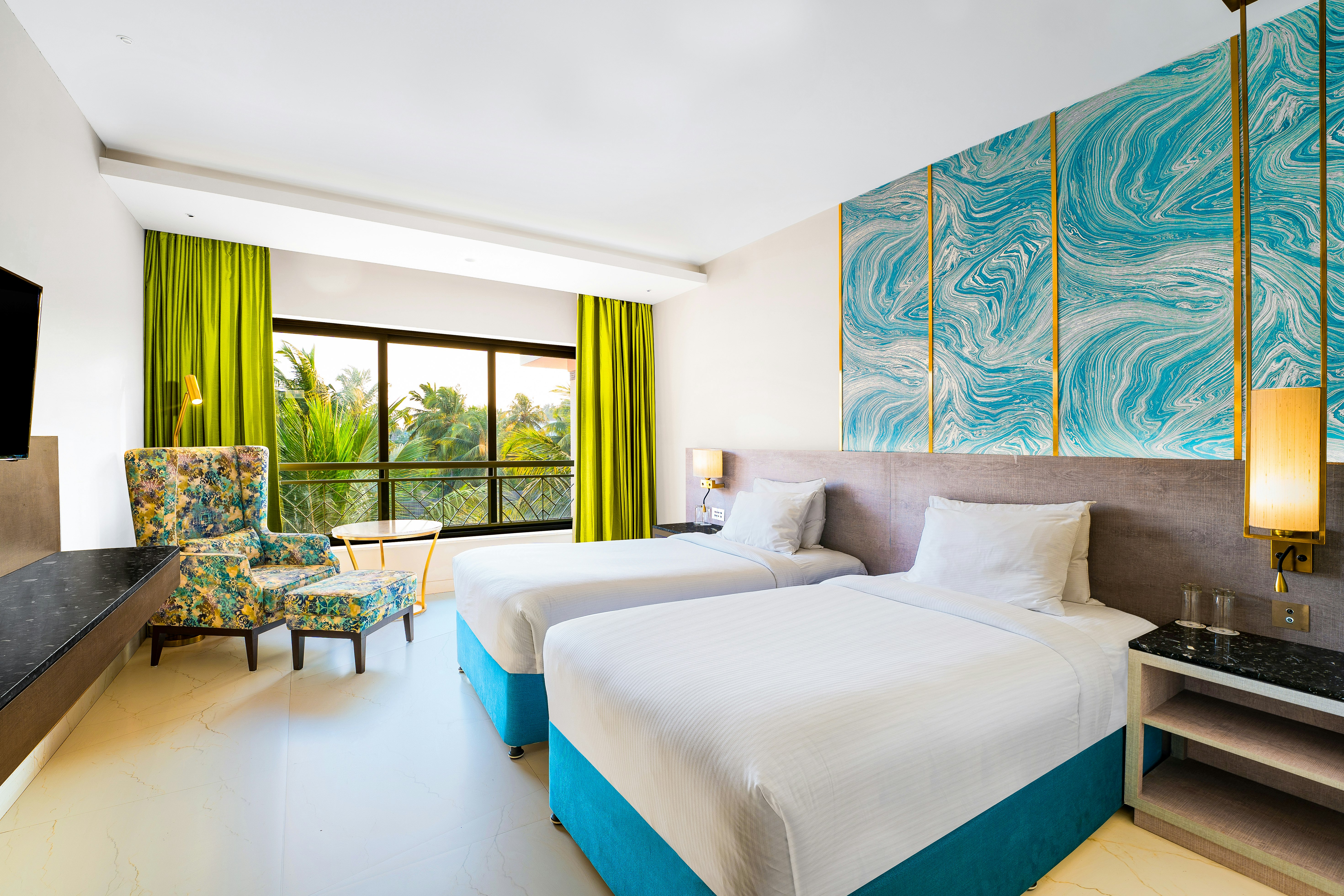 DELUXE, TWIN BEDS