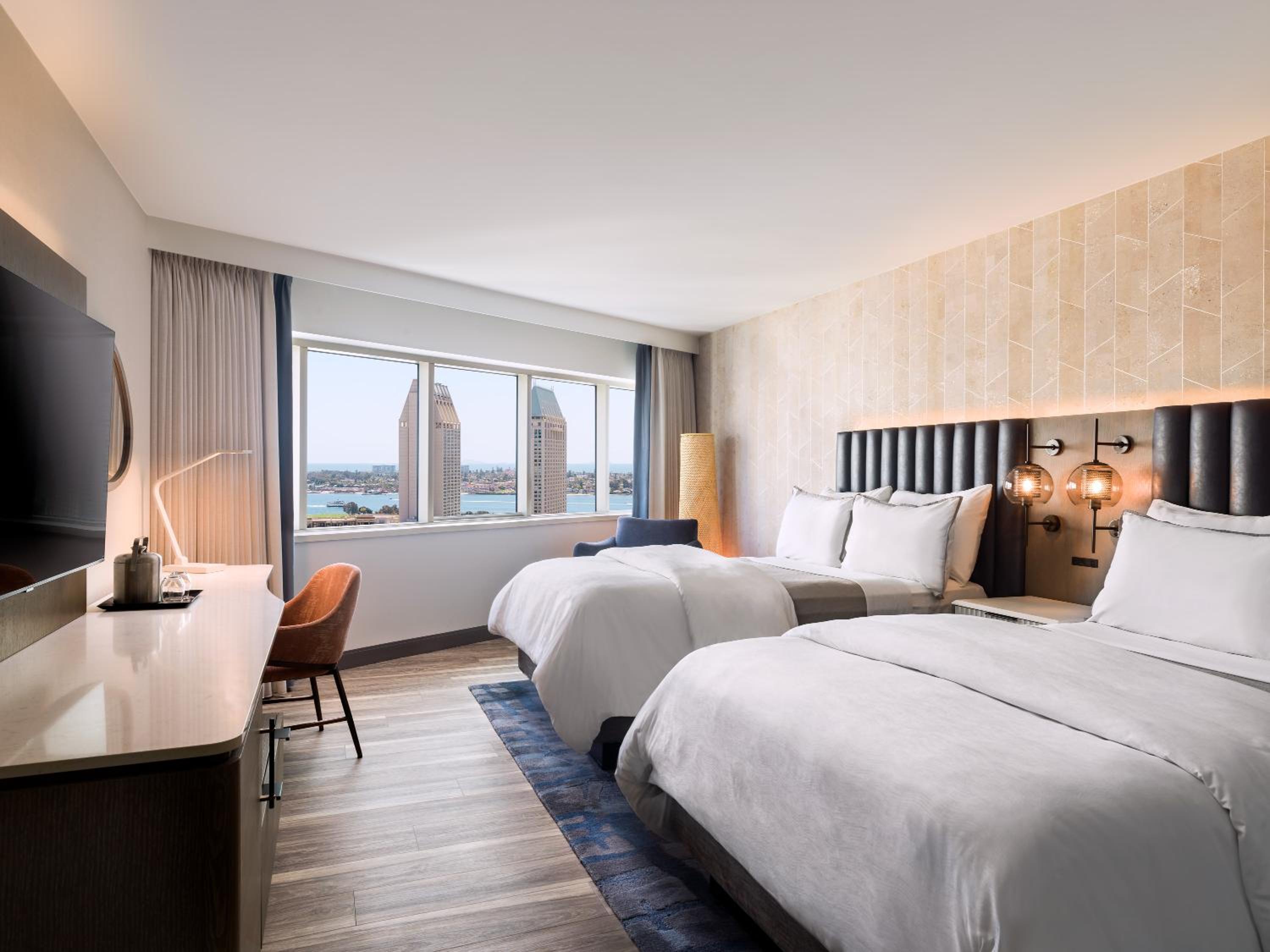 Guest Room, Deluxe, 2 Double Beds, Bay View, Accessible