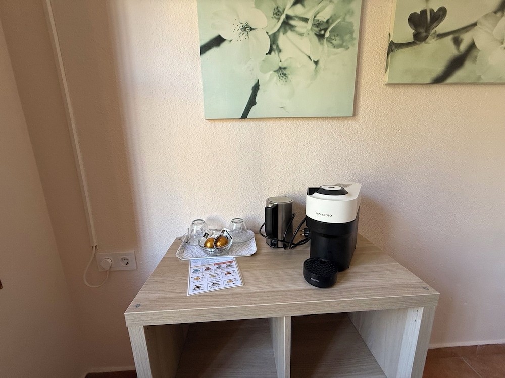 Hostal Moscatel 38/50