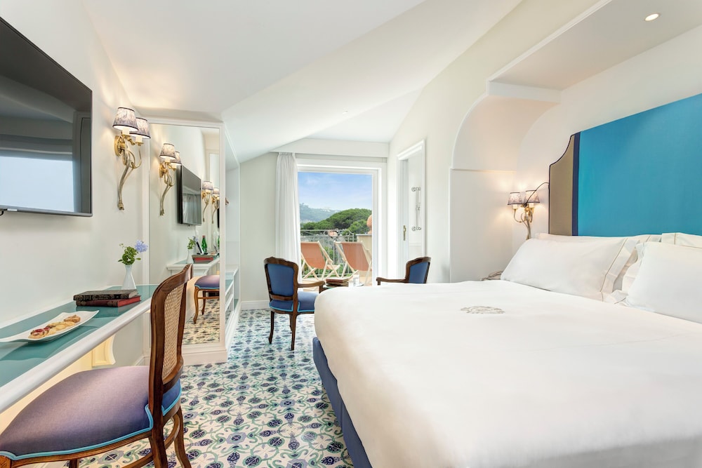 PANORAMIC, PRESTIGE, DOUBLE OR TWIN BED, SEA VIEW, BALCONY