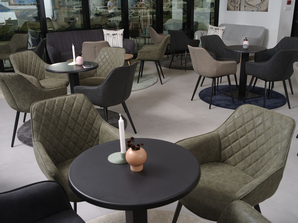 Hotel Cubis 45/59