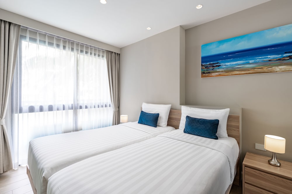 GRAND, HOLLYWOOD, DELUXE, SUITE, TWIN BEDS
