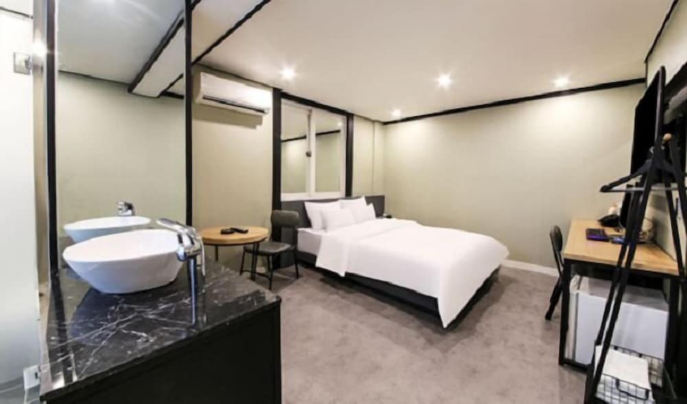 Songjeong Zeta Hotel 19/20