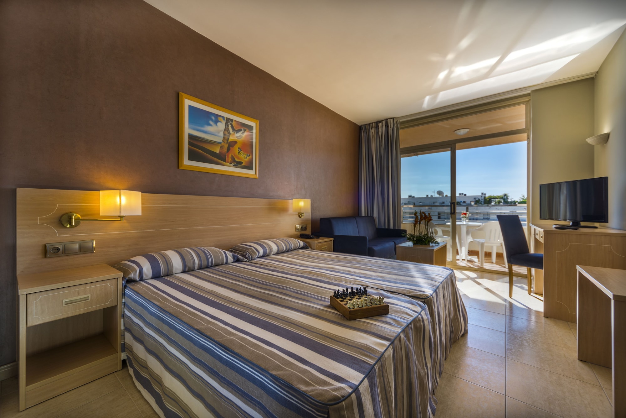 STANDARD, TRIPLE, BALCONY