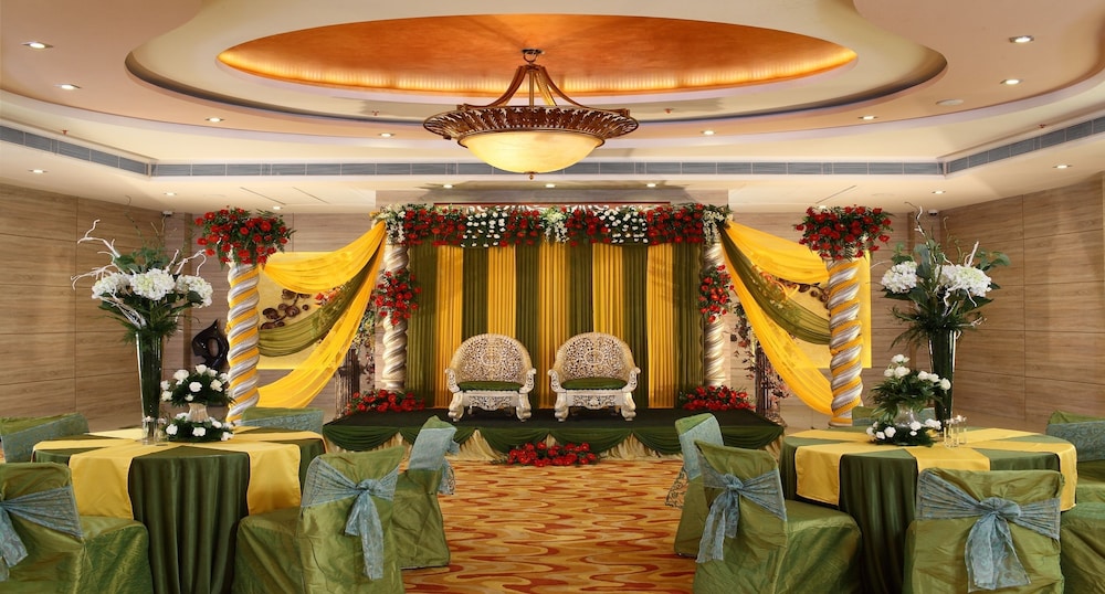 Nidhivan Sarovar Portico Vrindavan 46/58
