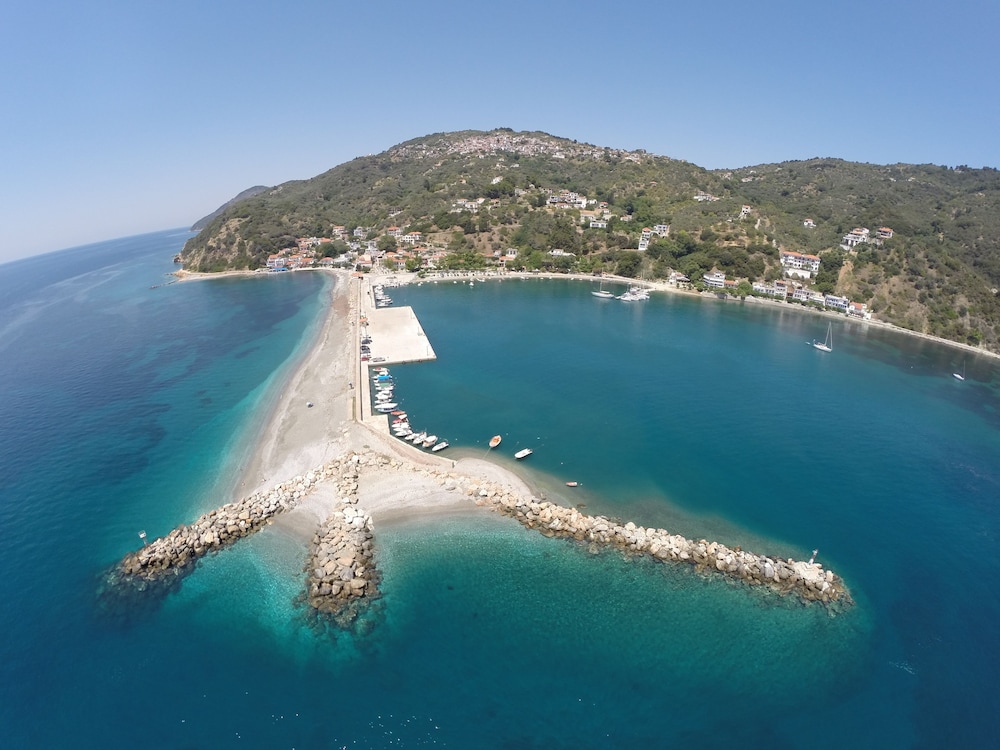 Aegean Wave Hotel 38/50