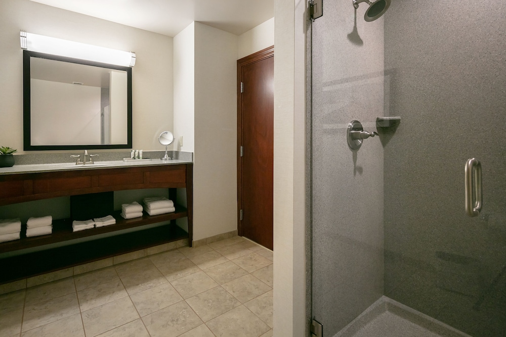 Bicycle Street Inn and Suites 48/50