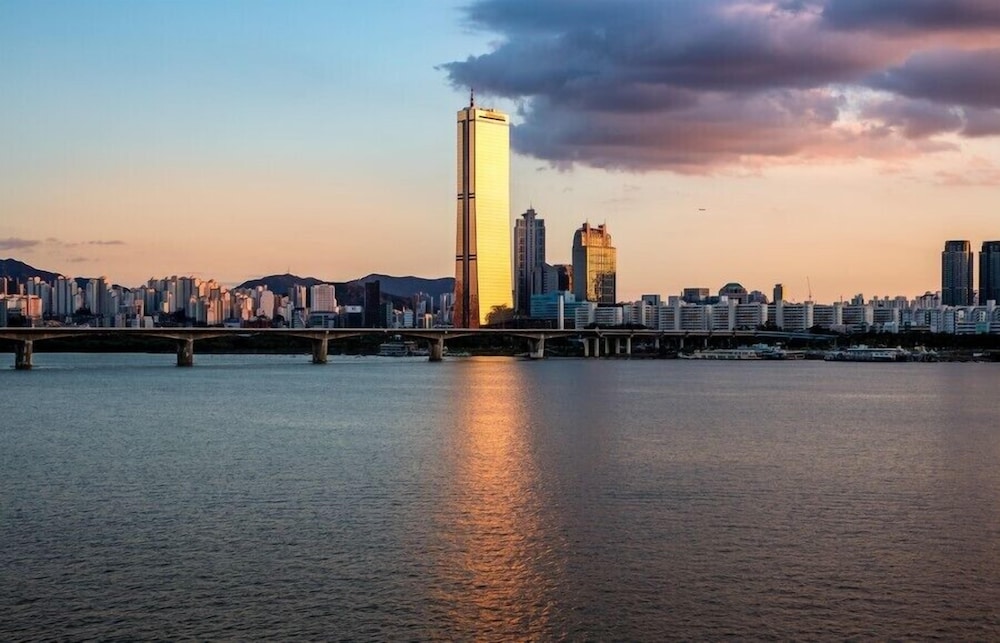 Glad Hotel Yeouido 55/64