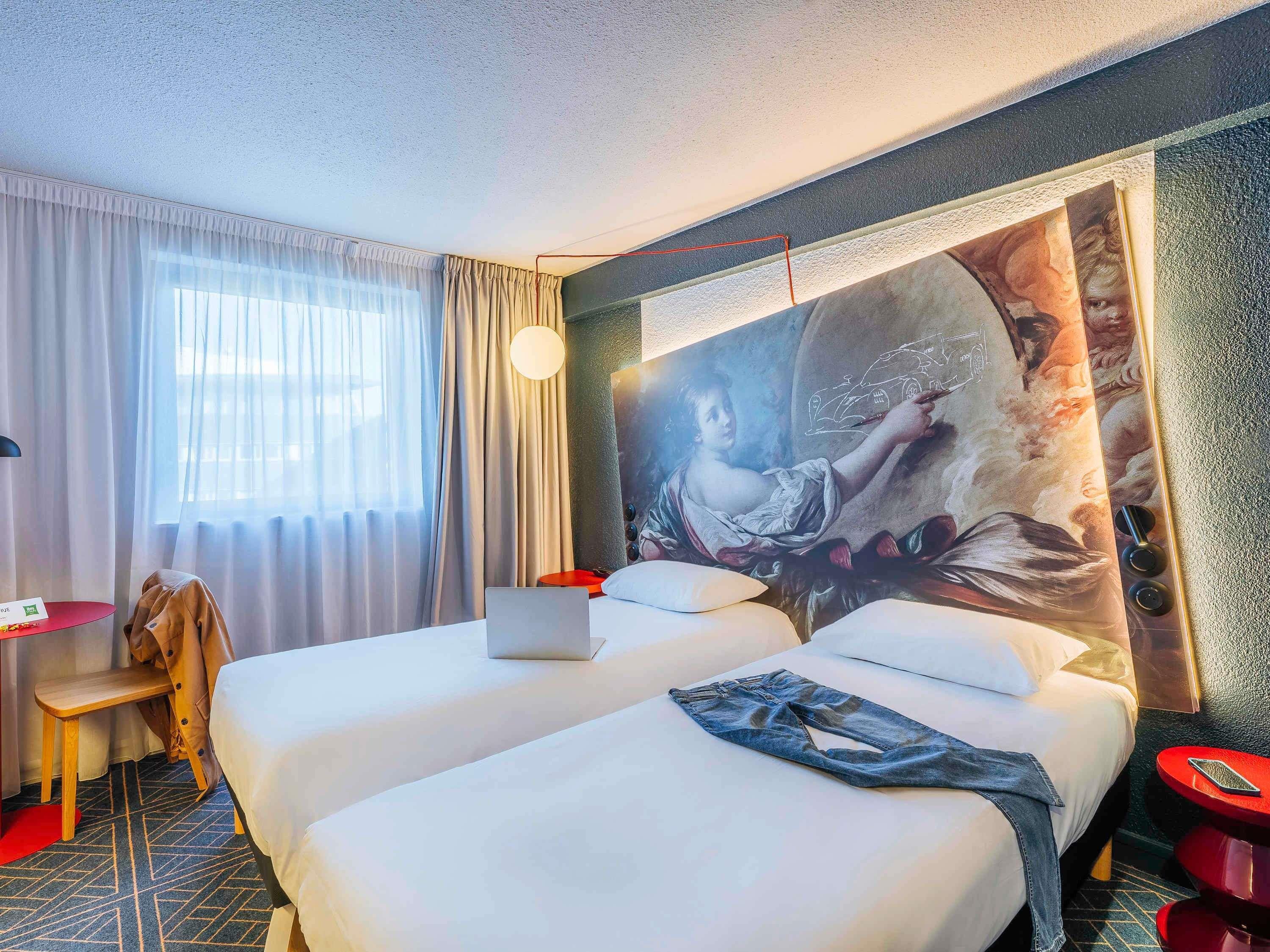 SUITE, DOUBLE BED, SOFA