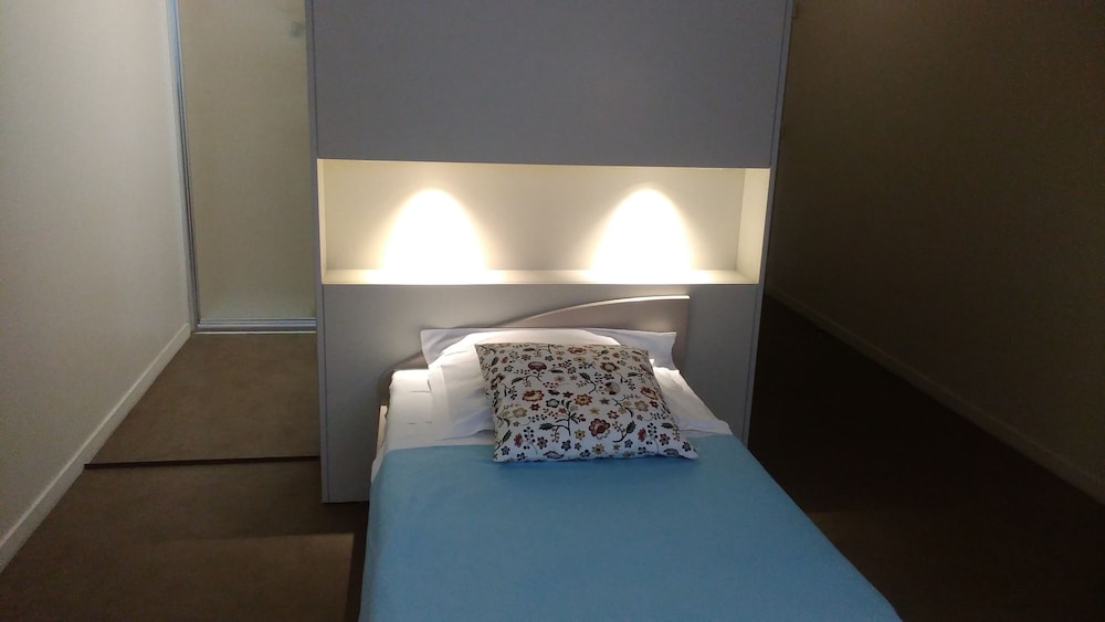 Study Hôtel 8/18